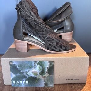 Baske California Azalea Taupe Leather Peep Bootie Sandal - Size 8, New in Box